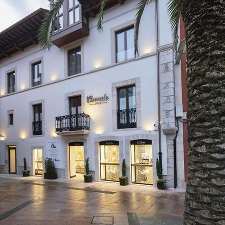 Apartamentos Centro Llanes Kültér fotó