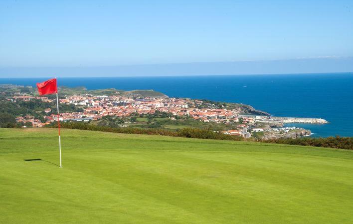 Apartamentos Centro Llanes Kültér fotó